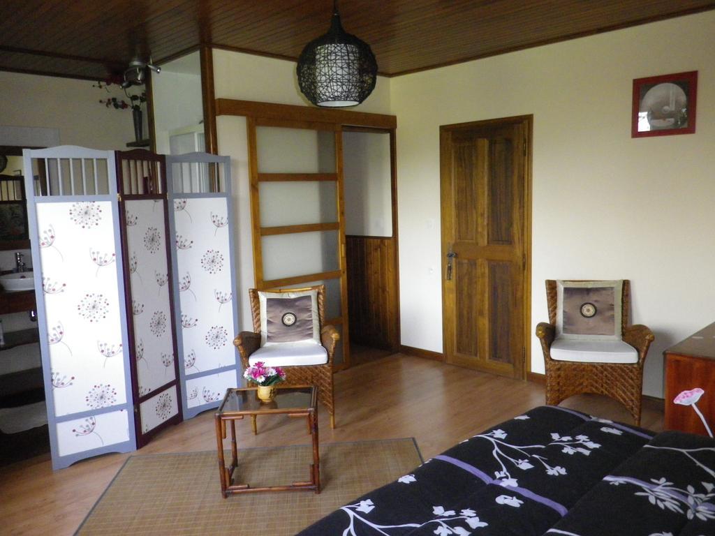 Chambre D'Hotes La Haie Fleurie Chevillard Kamer foto